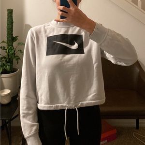 Nike Cropped Crew Neck